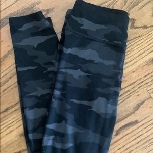 Athleta Girl printed Chit Chat Tight M (8-10)